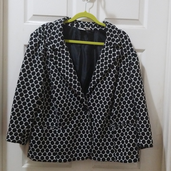 Black and white fitted plus size jacket - Picture 1 of 3